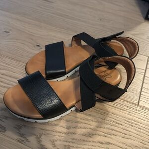 Miz Mooz Sandals 38 - US 7.5-8 Black Sansa Flatform Womens Shoes nearly new